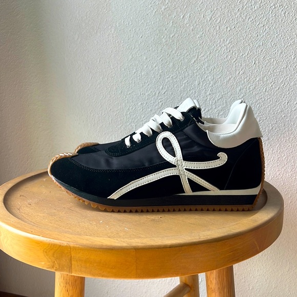 Loewe Shoes - Loewe black and white flow runner sneaker 41